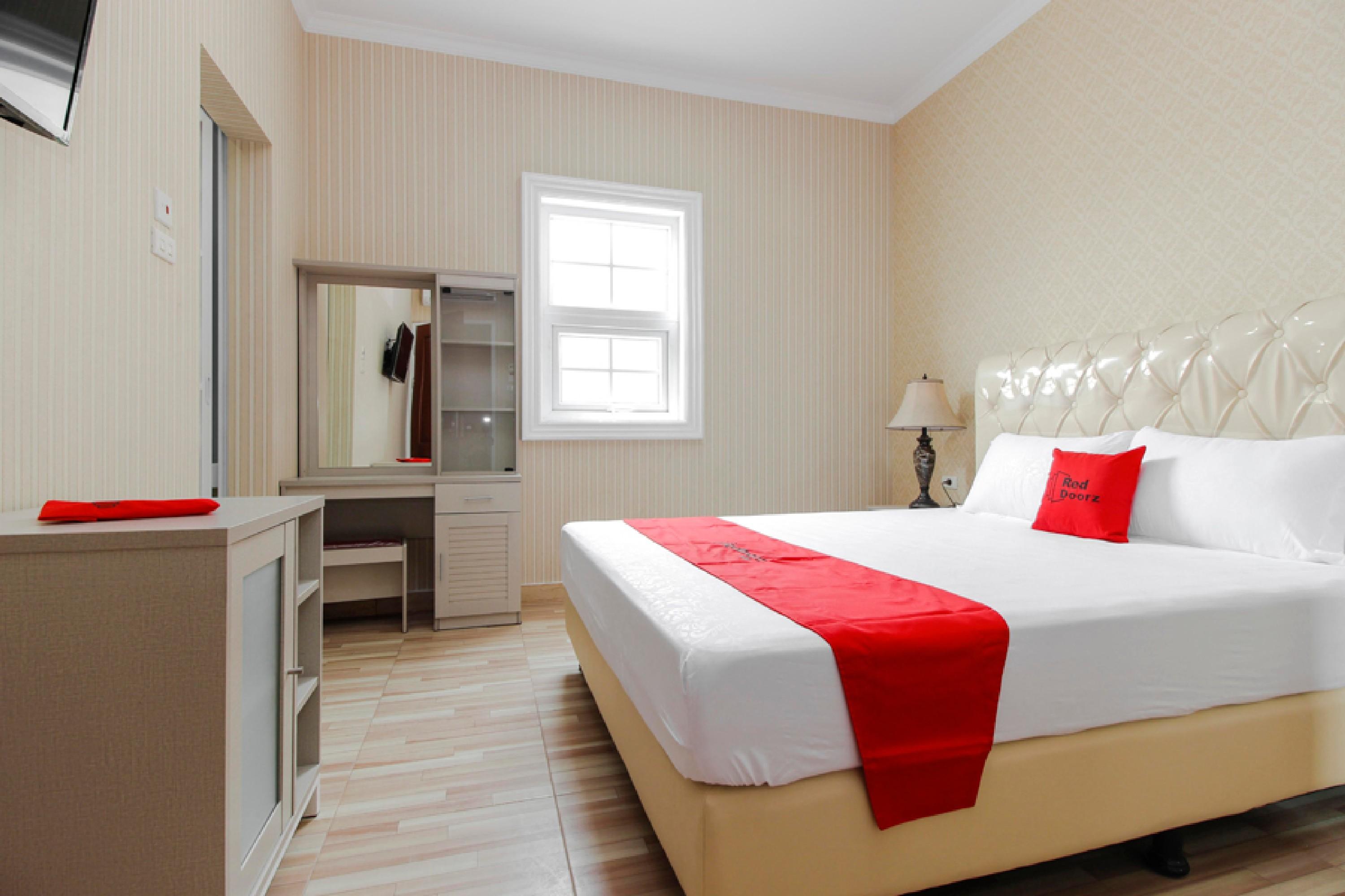 RedDoorz Plus @ Kwitang 2 Jakarta Exterior foto