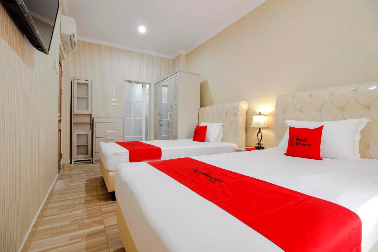 RedDoorz Plus @ Kwitang 2 Jakarta Exterior foto